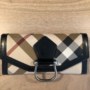 Burberry wallet nova